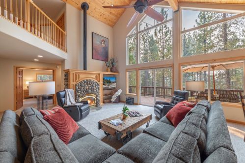 12040 Lausanne Way, Truckee, CA 96161-6015
