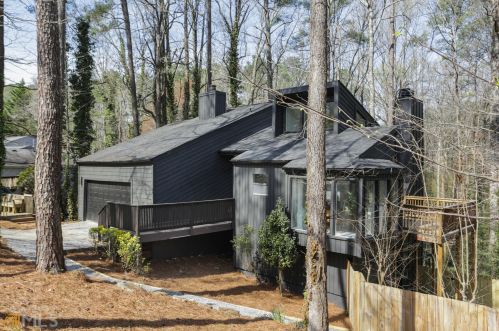 2610 Rocky Springs Dr, Marietta, GA 30062-4404