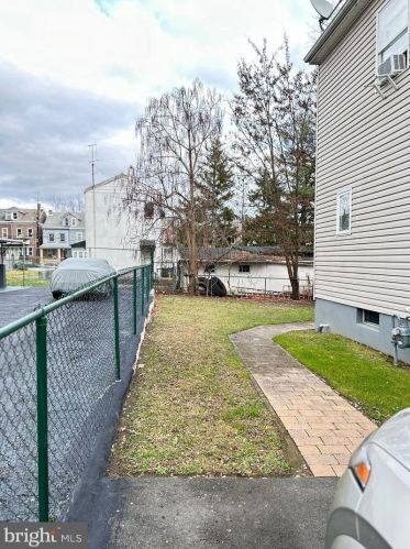 14 Race St, Trenton NJ  08638-4220 exterior