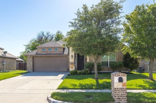 901 Abbey Ln, Midlothian TX  76065-1365 exterior