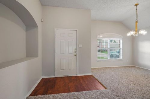 4713 Sleepy Ridge Cir, Fort Worth, TX 76133-8325