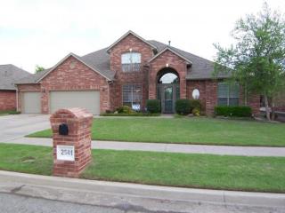 2501 Annalane Dr, Norman, OK 73072-2268