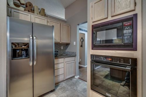 7624 Arbor Ridge Ct, Fort Worth TX  76112-4535 exterior