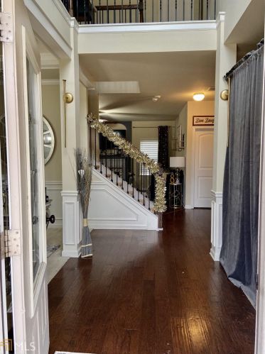 25 Trevers Lake Dr, Porterdale, GA 30016-1995