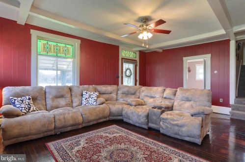123 Oak Park Cir, Harrisburg, PA 17109-2714