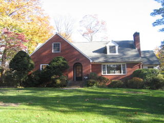 135 Sunset Ave, Ridgewood, NJ 07450-2418