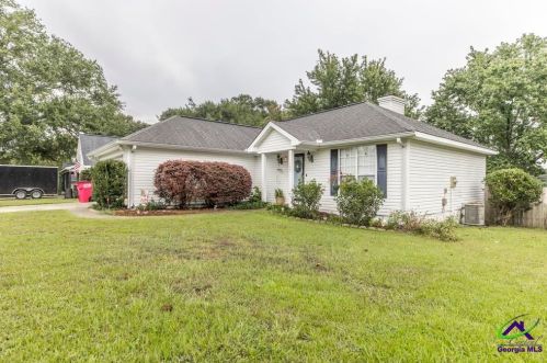 122 Ridgebend Dr, Lithonia, GA 31028-1600