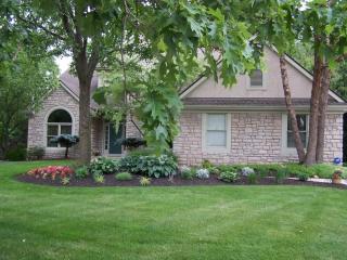 164 Springbrook Dr, Columbus, OH 43230-6238