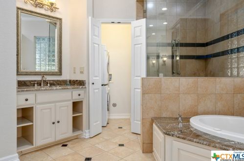 908 Cres Dr, Morgans Point TX 76513-6722 exterior