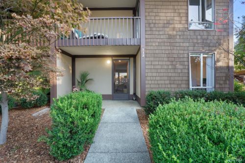112 Forest Ln, San Rafael, CA 94903-3256