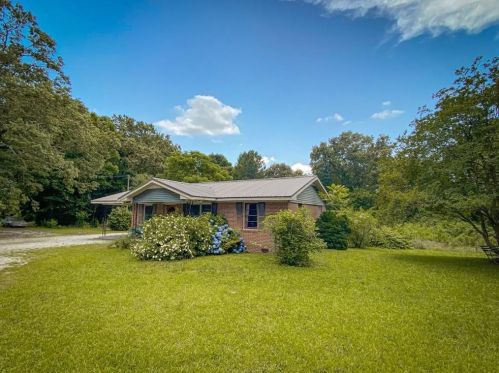 97 Whitworthschool Farmer Rd, Lavonia, GA 30553-3029