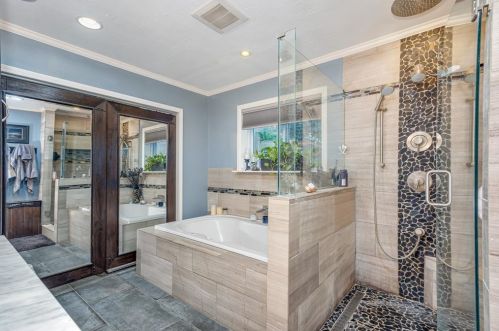 1521 Barclay Dr, Carrollton TX 75007-2836 exterior