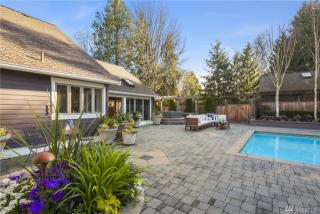 2560 109th Pl, Bellevue, WA 98004-2017