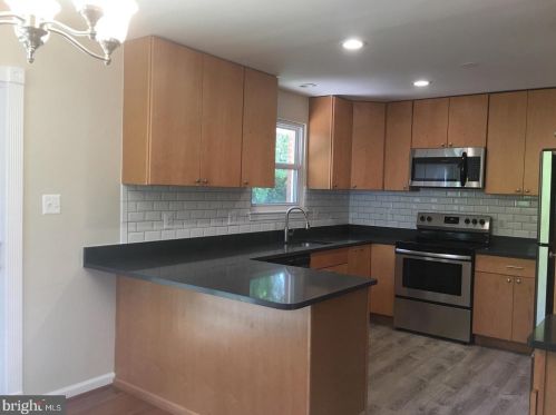 7317 Gresham St, Springfield VA  22151-3003 exterior