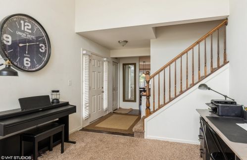 105 Catamaran Cir, Pingree Grove, IL 60140-2008
