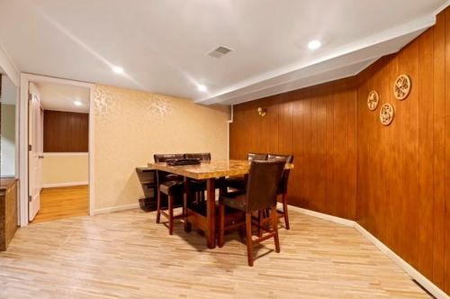 8749 Merrill St, Niles IL  60714-1922 exterior