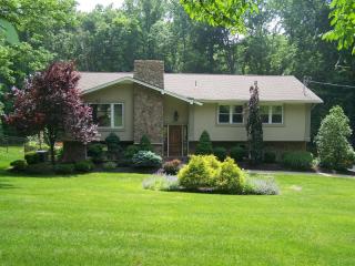 33 Pierson Hill Rd, Dover, NJ 07869-2304