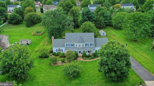13 Woodside Ln, Flemington, NJ 08822-3221