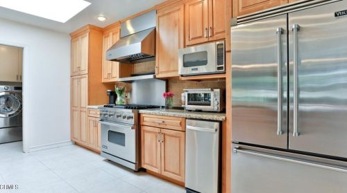 2347 Caracas St, Glendale CA  91214-3004 exterior