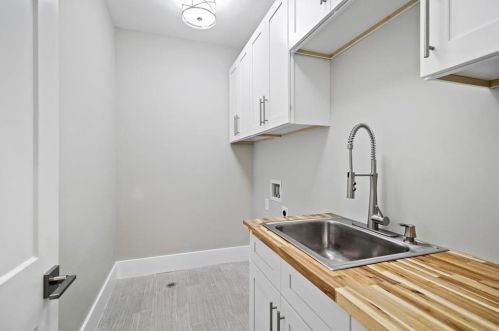 1673 Beacon Hill Blvd, Atlanta GA  30329-2517 exterior