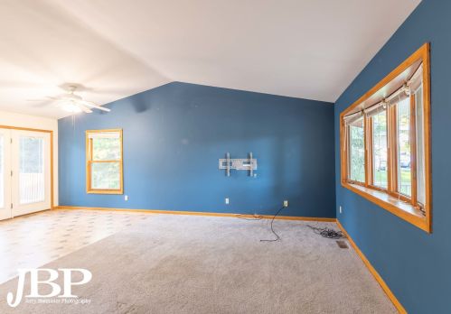 265 Fuller Dr, Mcgirr, IL 60556-9784