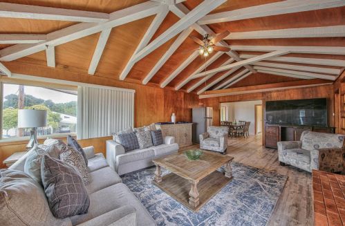 1024 Highland St, Seaside CA 93955-6103 exterior