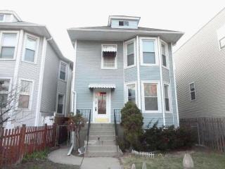 7252 Rogers Ave, Chicago, IL 60645-2414