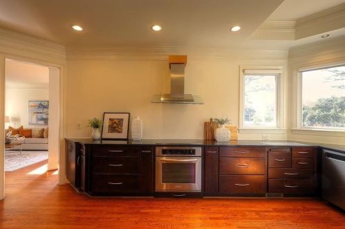 4086 Haverhill Dr, Atlanta GA  30342-3818 exterior