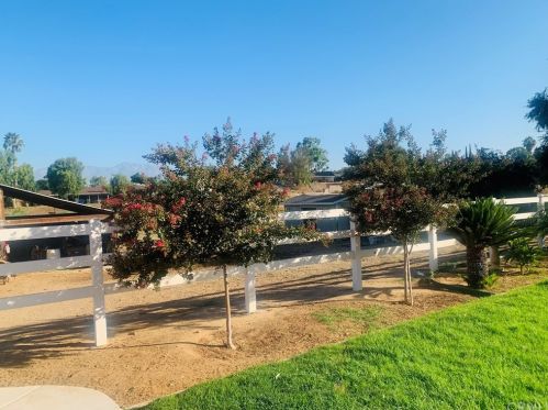 9511 Stirrup St, Riverside CA  92509-4960 exterior