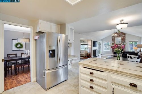 5210 Jomar Dr, Concord CA  94521-2343 exterior