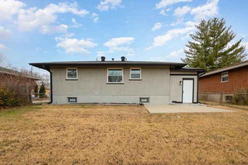 3329 Alexis Rd, Cincinnati OH  45239-4001 exterior