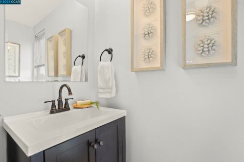 445 Ridgeview Dr, Concord CA  94523-1027 exterior