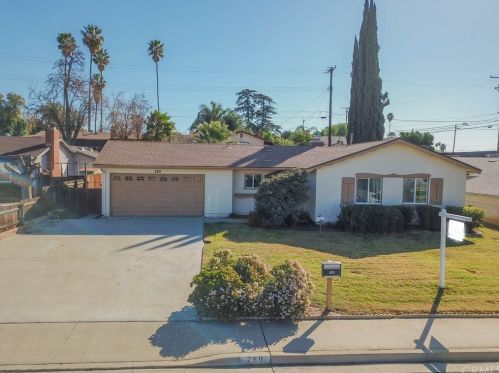 280 Versailles Pl, Riverside, CA 92501-1145