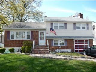 221 Remsen Ave, Avenel, NJ 07001-1215