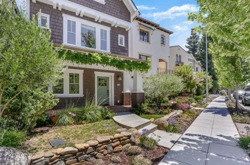 135 Easy St, Mountain View, CA 94043-3707