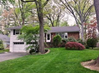 383 Summit Ave, Oradell, NJ 07649-1934
