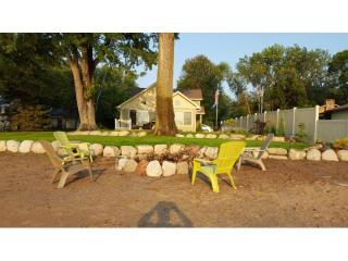 707 Schifsky Rd, Saint Paul, MN 55126-2059