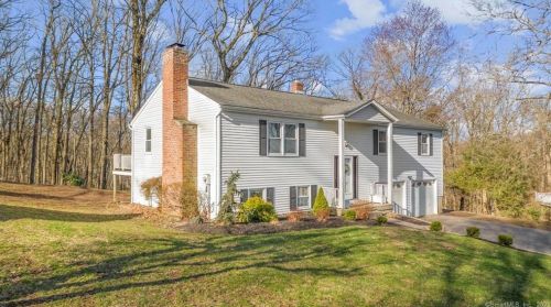 70 Royalwood Ct, Cheshire, CT 06410-2242