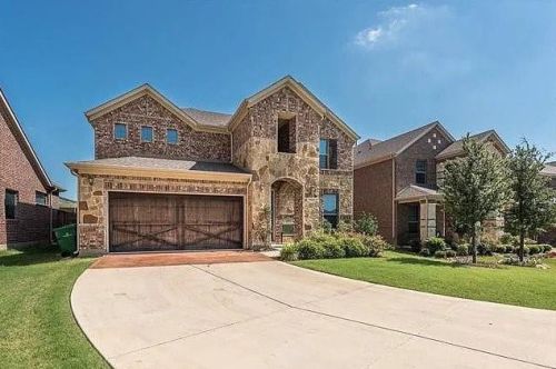 1032 Chickasaw Dr, Carrollton TX  75010-1114 exterior