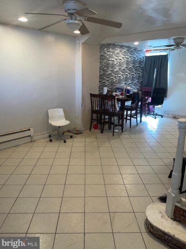 222 Albanus St, Philadelphia, PA 19120-3504