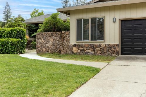 7822 Tamara Dr, Fair Oaks, CA 95628-3429