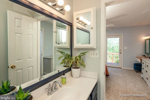 423 Shannondale Rd, Harpers Ferry WV 25425-4564 exterior