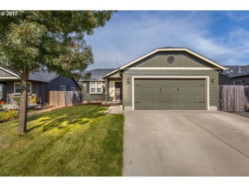 5764 Mica St, Springfield OR  97478-8522 exterior