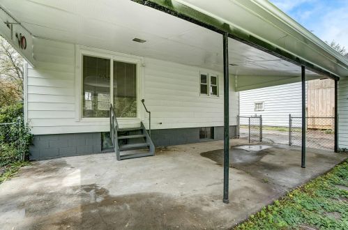 2236 Burnett Rd, Springfield OH  45505-3428 exterior
