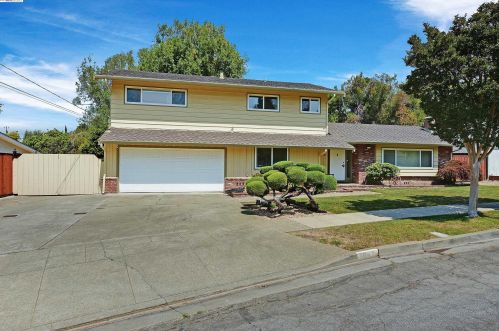 1022 Redstone Pl, Hayward, CA 94542-1030