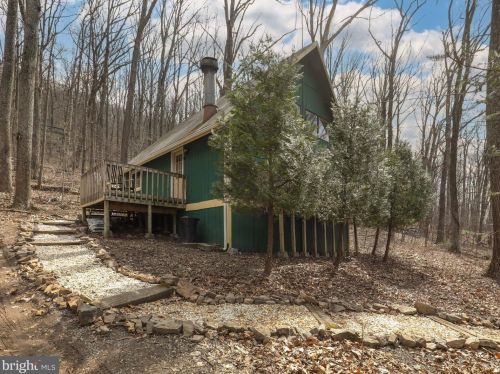 1429 Nancy Jack Rd, Gerrardstown WV  25420-3090 exterior