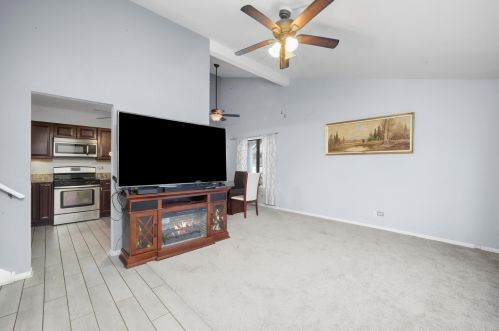 1360 Sutter Dr, Hanover Park, IL 60133-4934