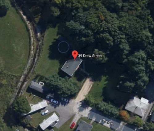 39 Drew St, Lewiston, ME 04240-3501