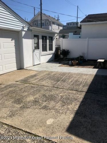 9 Bryn Mawr Ave, Lavallette NJ  08735-2005 exterior