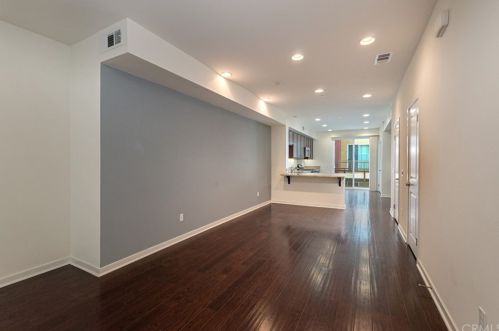 53 Waldorf, Irvine CA  92612-1066 exterior